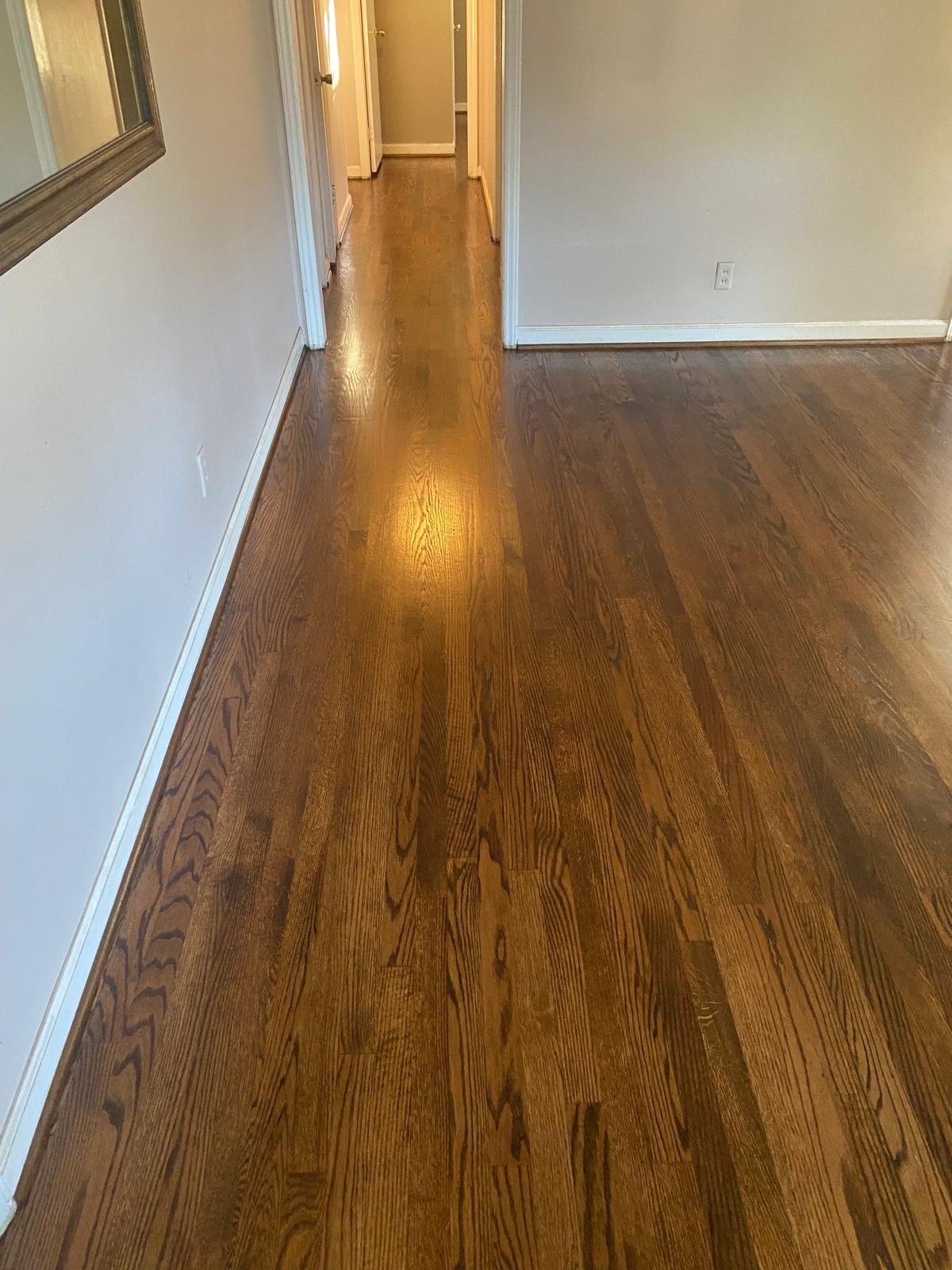 Wood-look vinyl plank detail